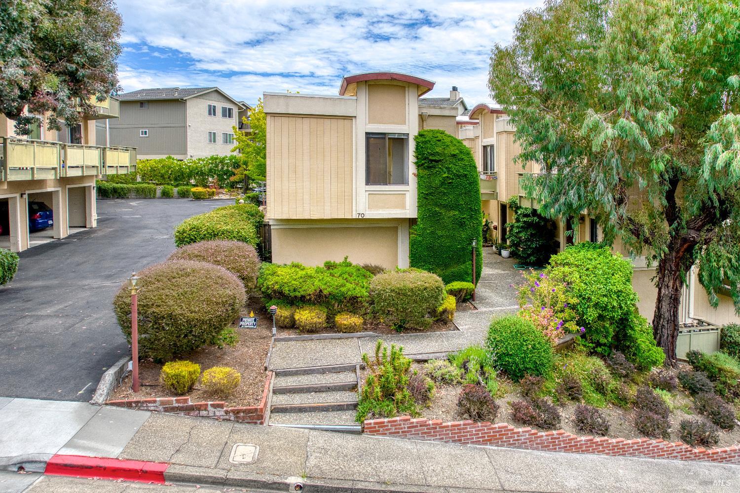 70 Via Belardo Greenbrae CA 94904