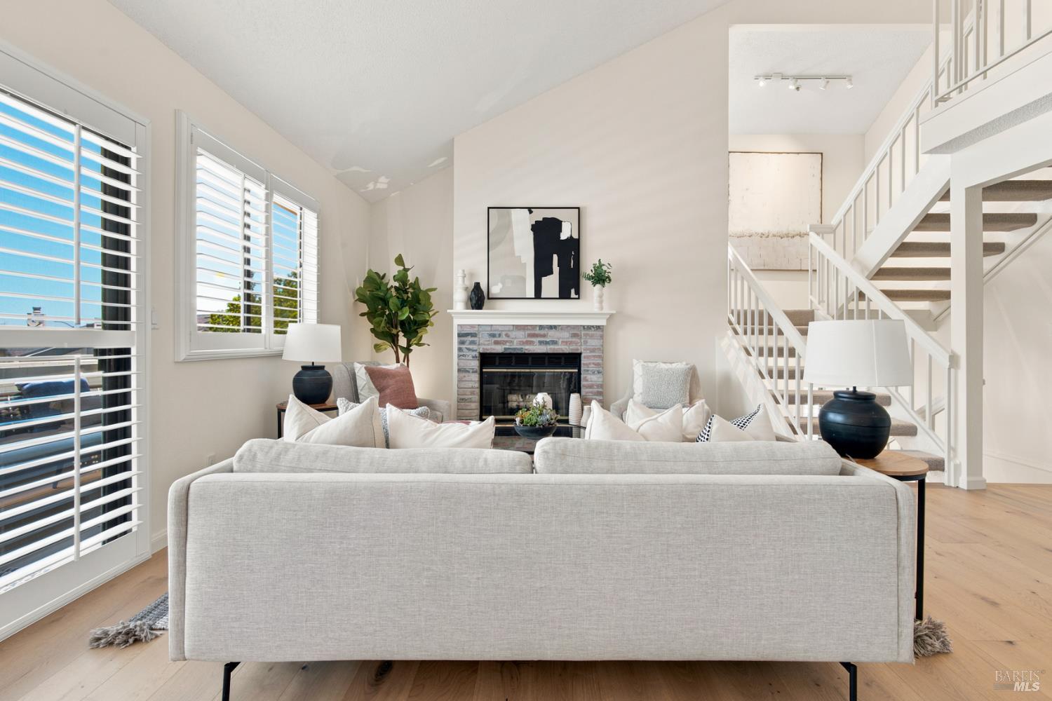 1142 Redwood Boulevard Novato CA 94947