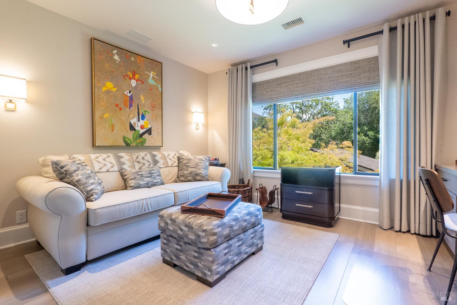 843 Acorn Way Napa CA 94558