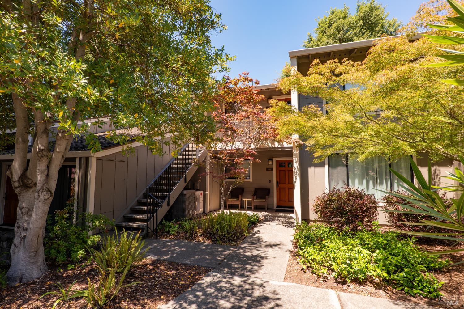 843 Acorn Way Napa CA 94558
