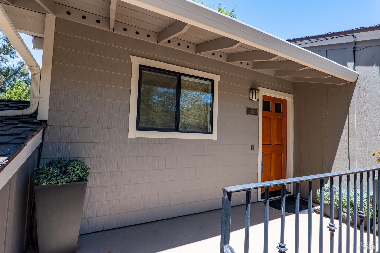 843 Acorn Way Napa CA 94558