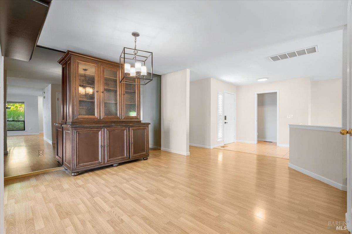4736 Shade Tree Lane Santa Rosa CA 95405