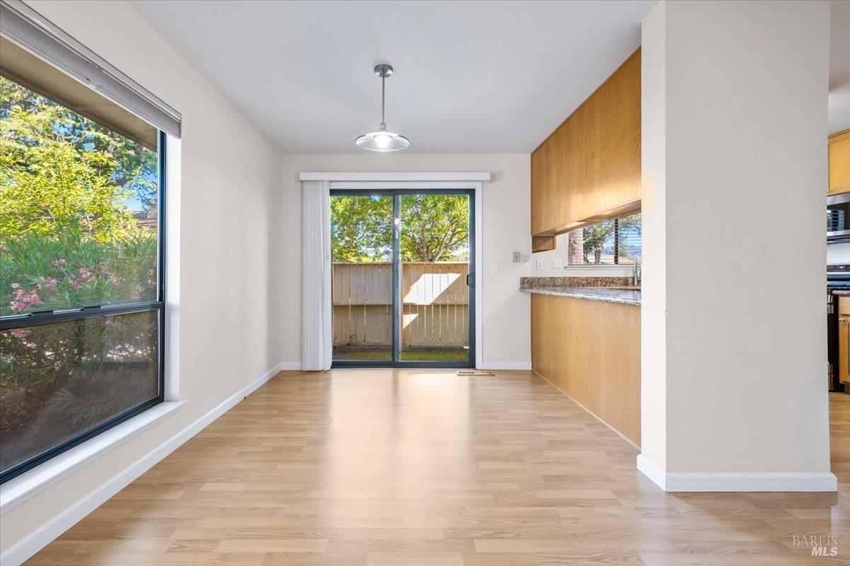 4736 Shade Tree Lane Santa Rosa CA 95405