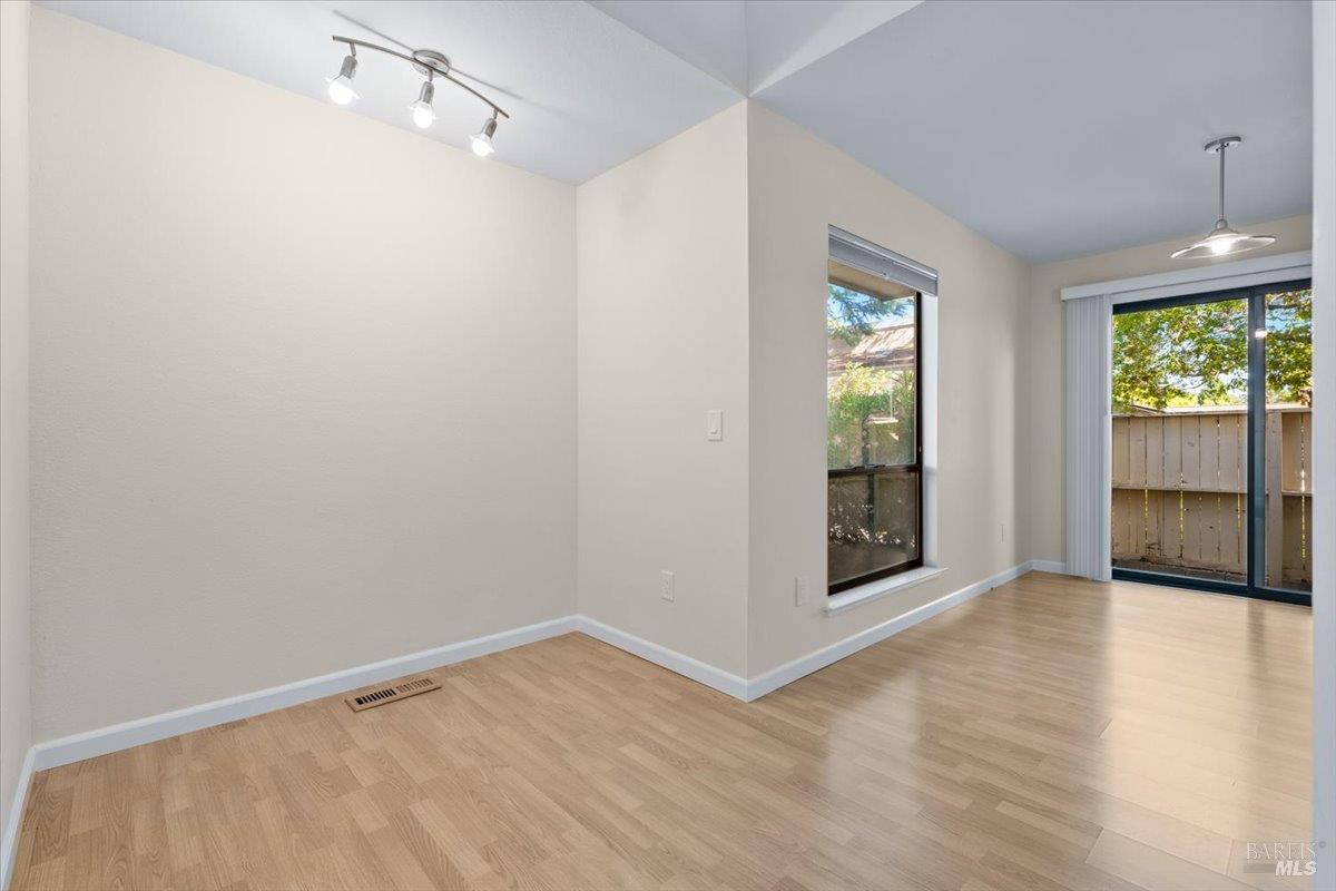 4736 Shade Tree Lane Santa Rosa CA 95405