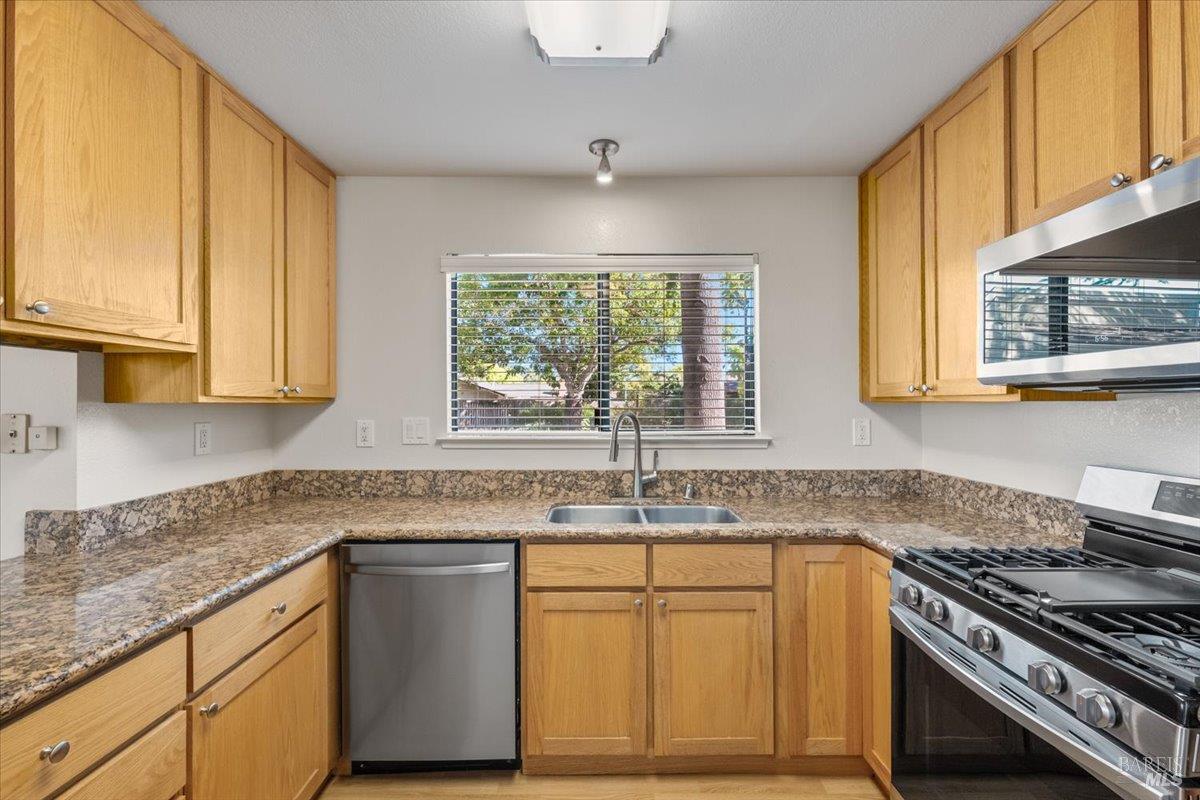 4736 Shade Tree Lane Santa Rosa CA 95405