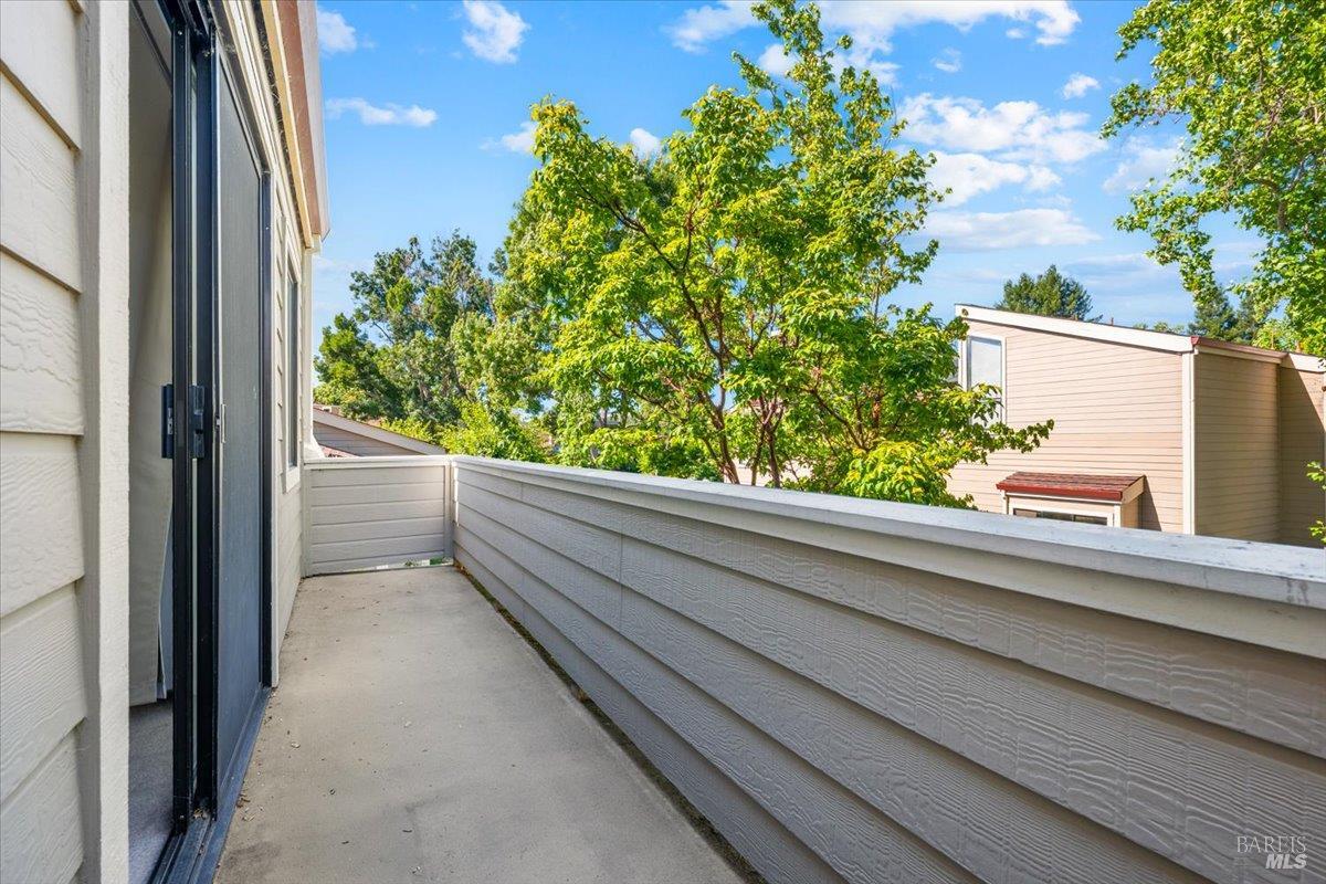 4736 Shade Tree Lane Santa Rosa CA 95405