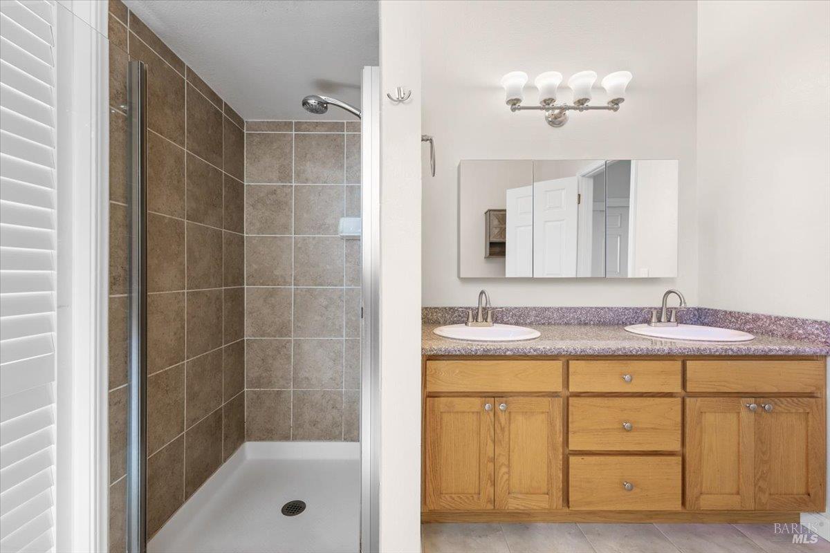4736 Shade Tree Lane Santa Rosa CA 95405