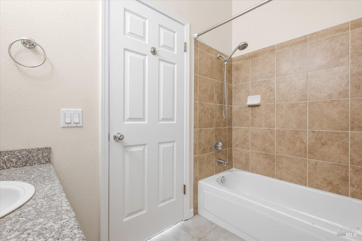 4736 Shade Tree Lane Santa Rosa CA 95405