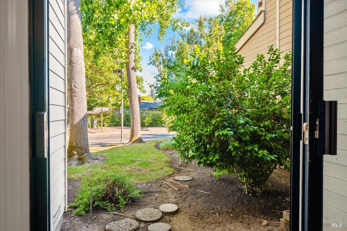 4736 Shade Tree Lane Santa Rosa CA 95405