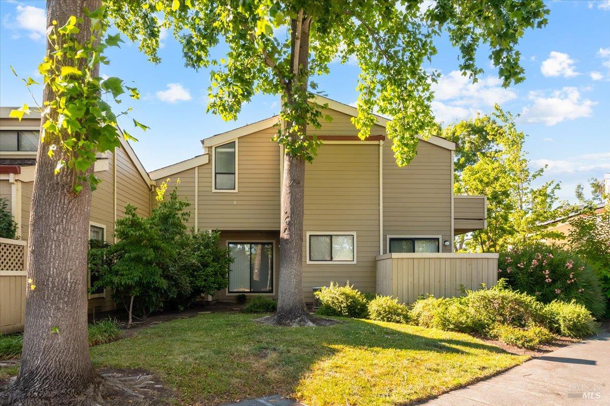 4736 Shade Tree Lane Santa Rosa CA 95405