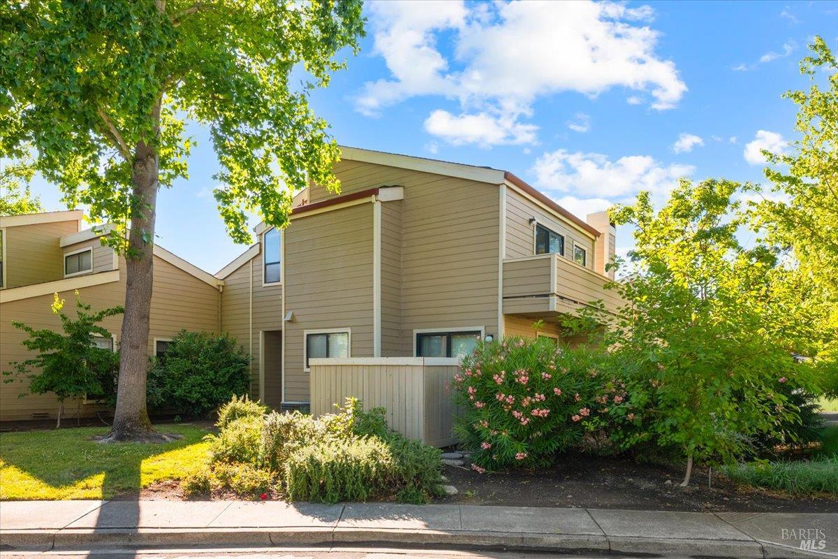 4736 Shade Tree Lane Santa Rosa CA 95405