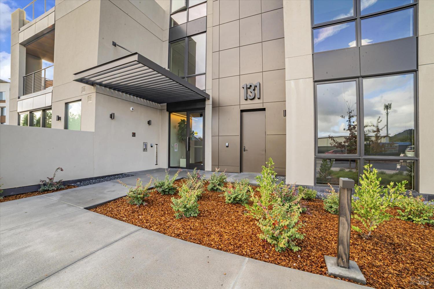 131 Sawmill Circle Healdsburg CA 95448