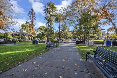 131 Sawmill Circle Healdsburg CA 95448