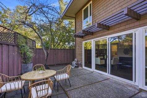 19 Surrey Lane San Rafael CA 94903