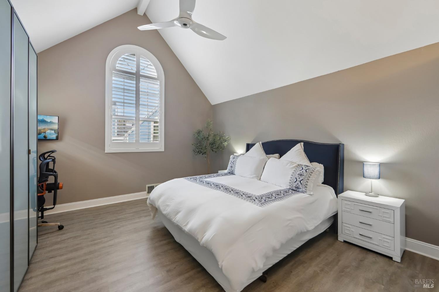 260 Marina Village Way Benicia CA 94510