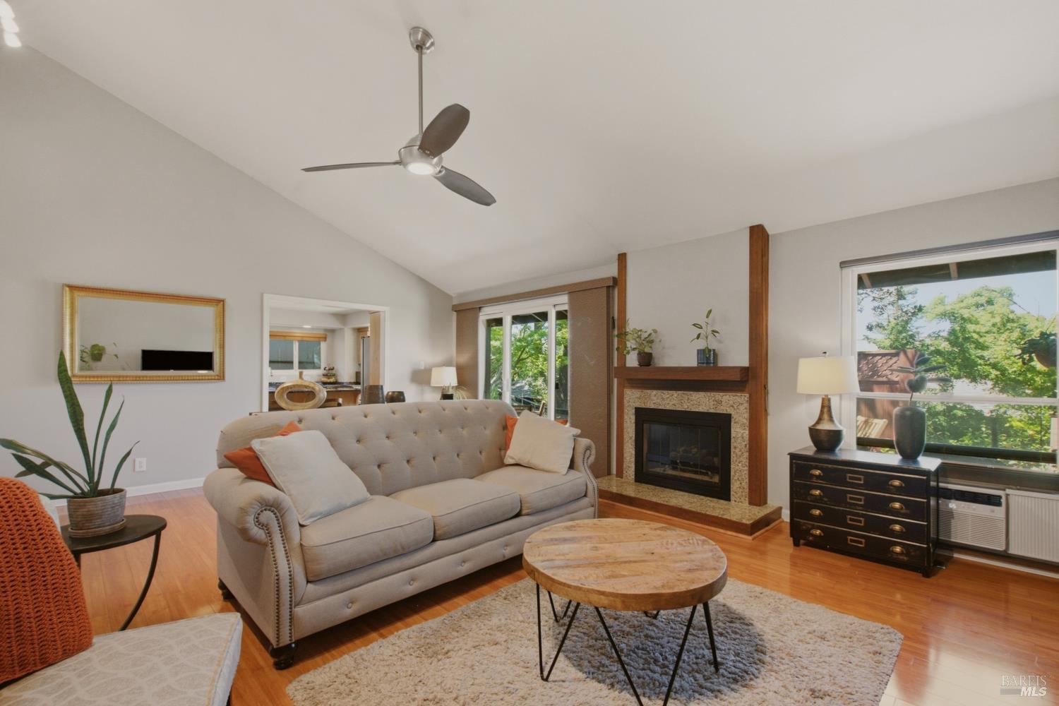 28 Elan Way Napa CA 94559