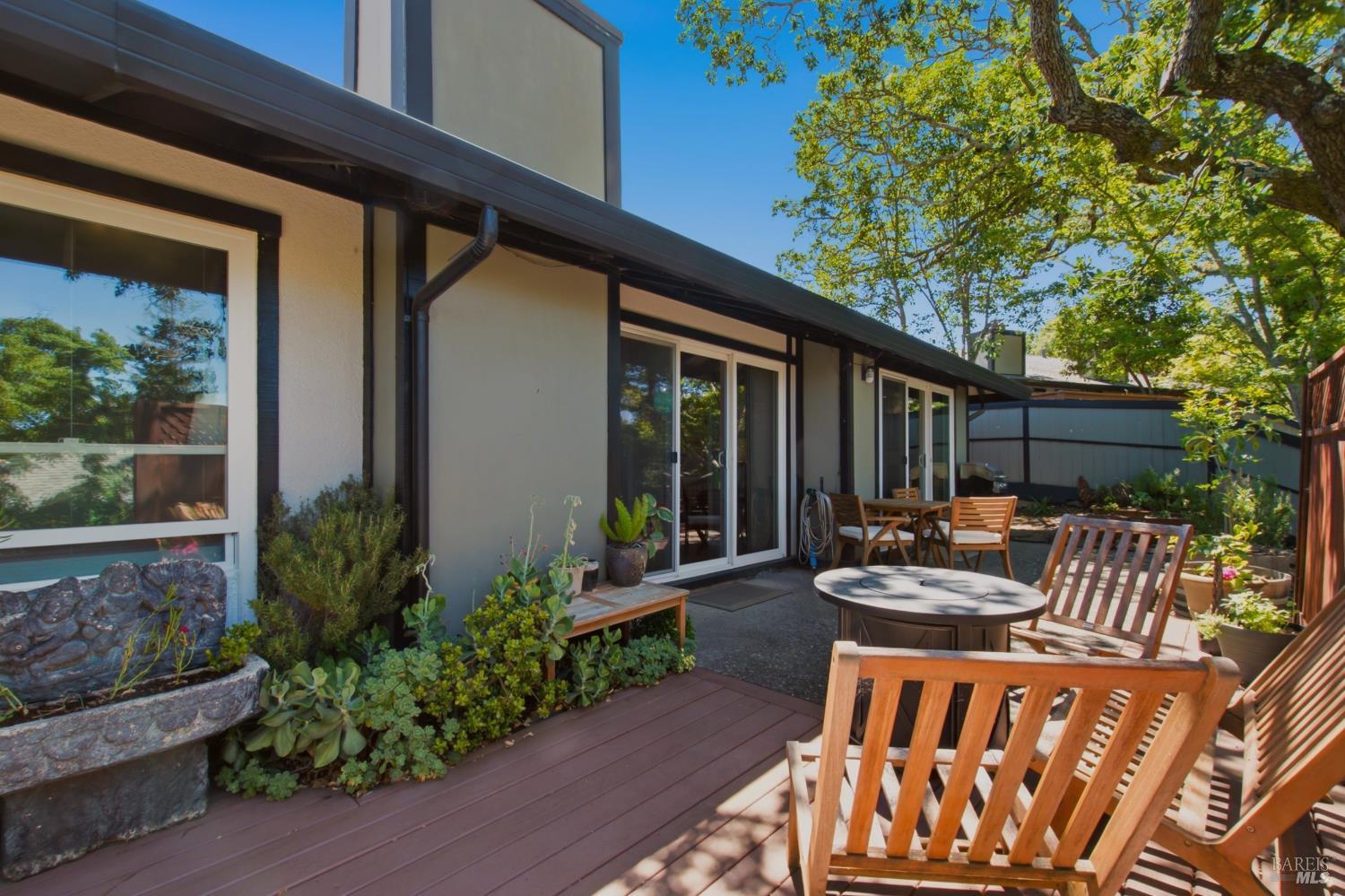 28 Elan Way Napa CA 94559