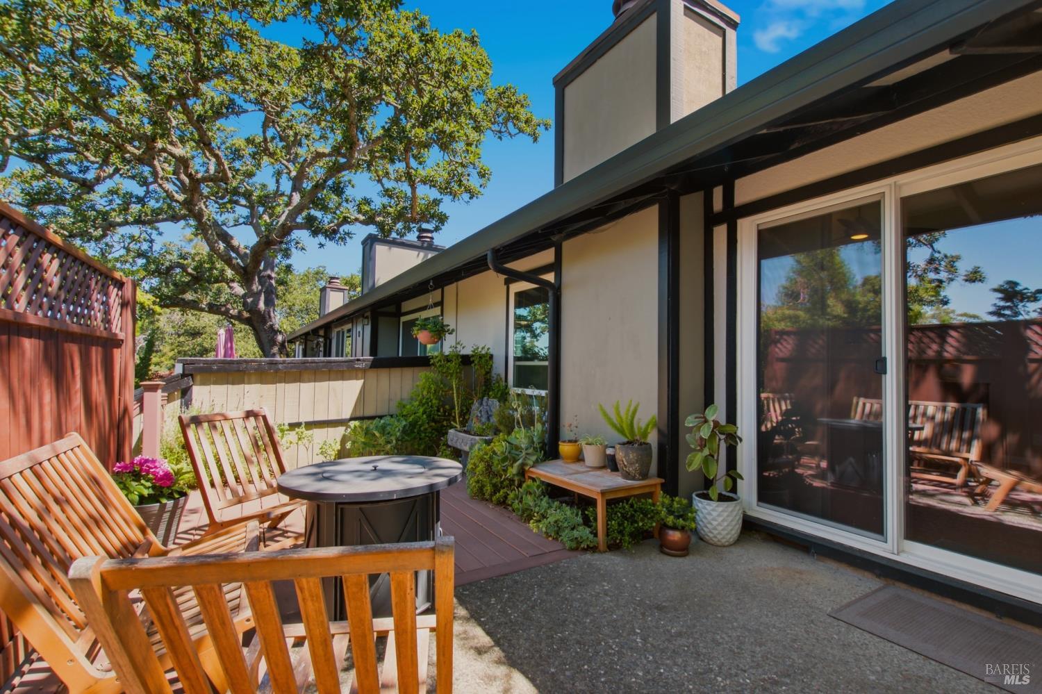 28 Elan Way Napa CA 94559