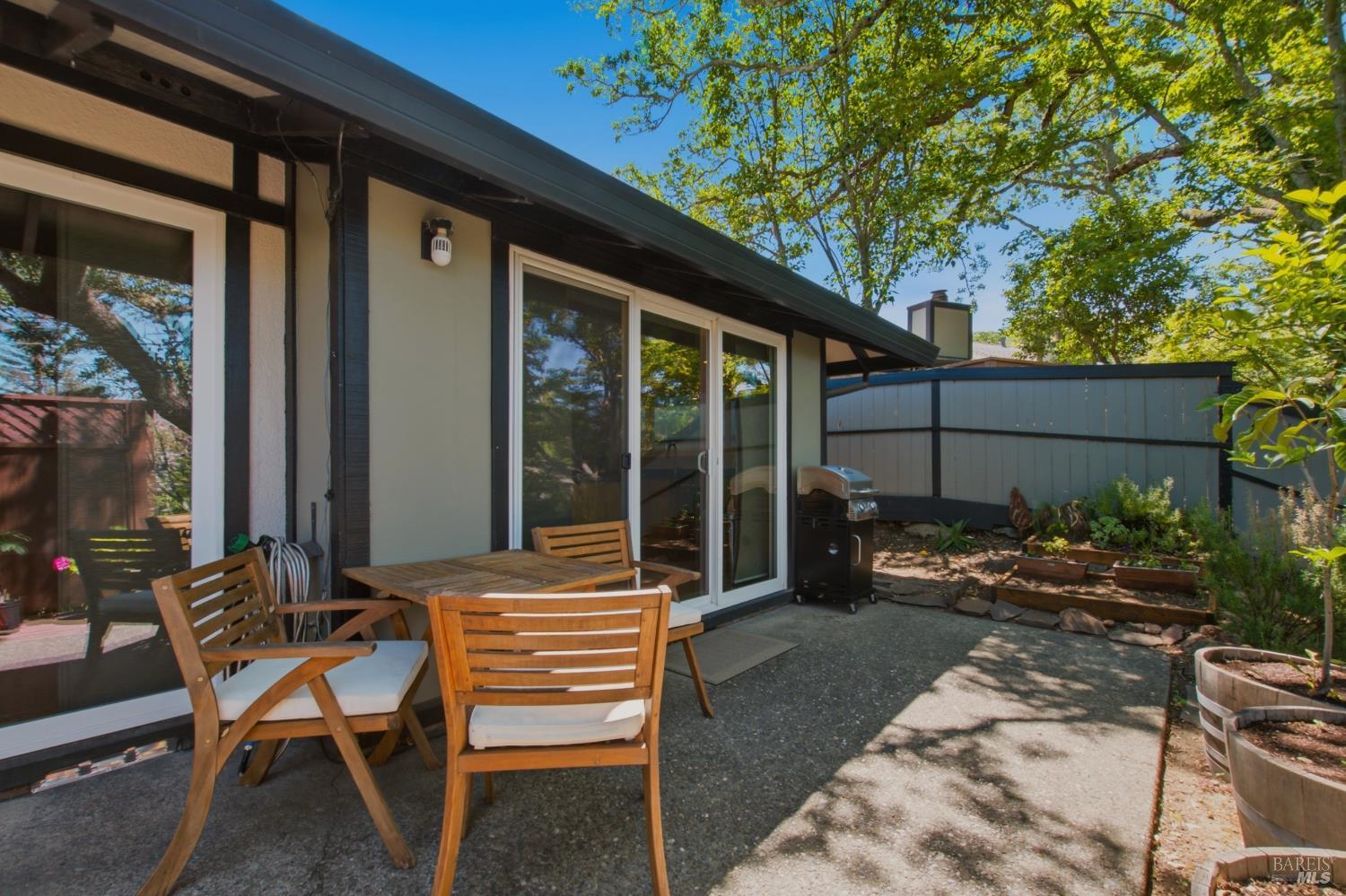 28 Elan Way Napa CA 94559