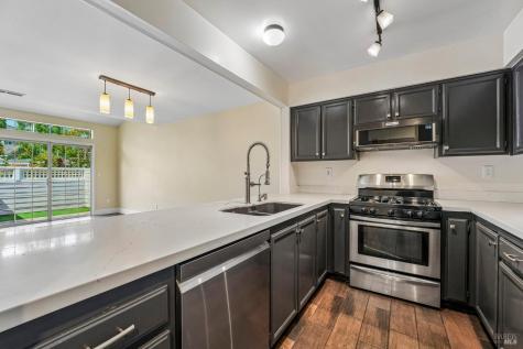567 E Jasmine Circle Santa Rosa CA 95407