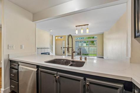 567 E Jasmine Circle Santa Rosa CA 95407