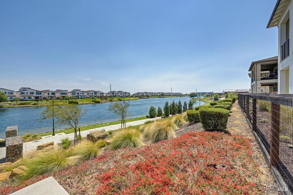 2422 Shore Vista Fairfield CA 94533