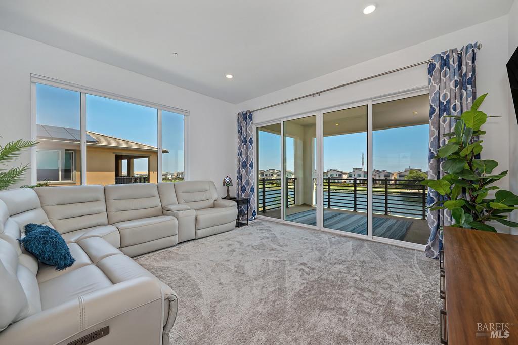 2422 Shore Vista Fairfield CA 94533