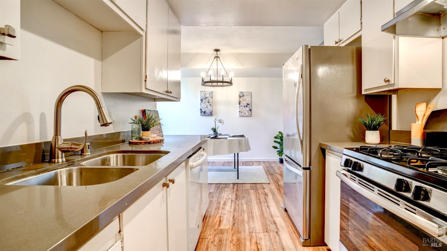 1010 Ruth Place Santa Rosa CA 95401