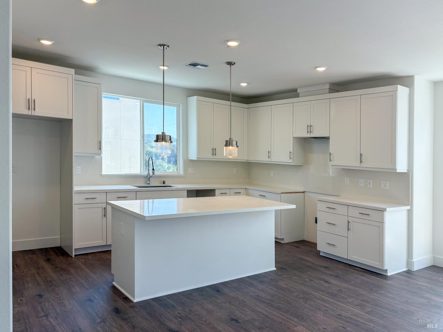 2296 Village Loop Pinole CA 94564