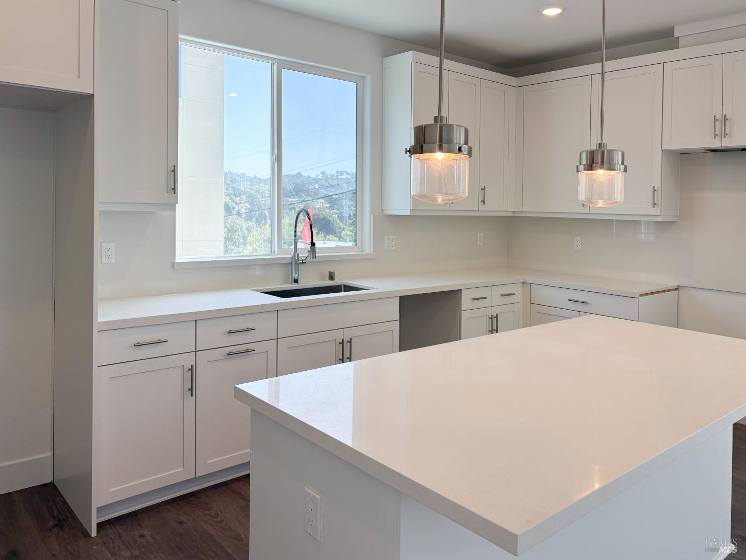 2296 Village Loop Pinole CA 94564