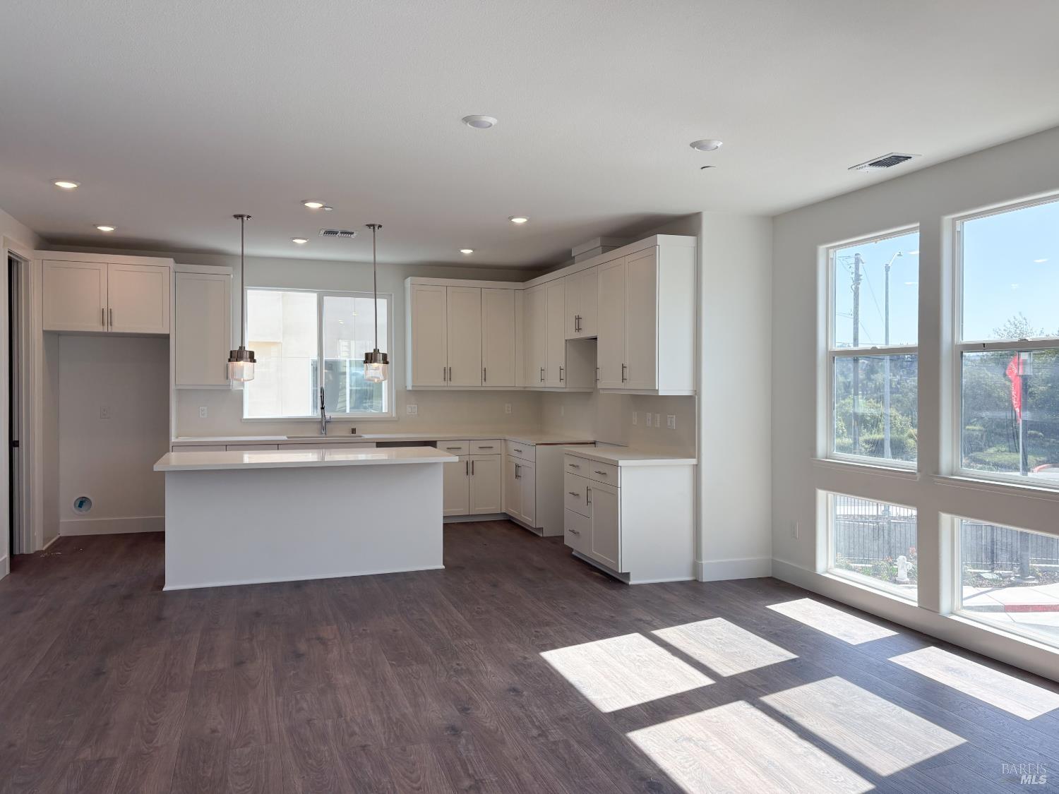 2296 Village Loop Pinole CA 94564