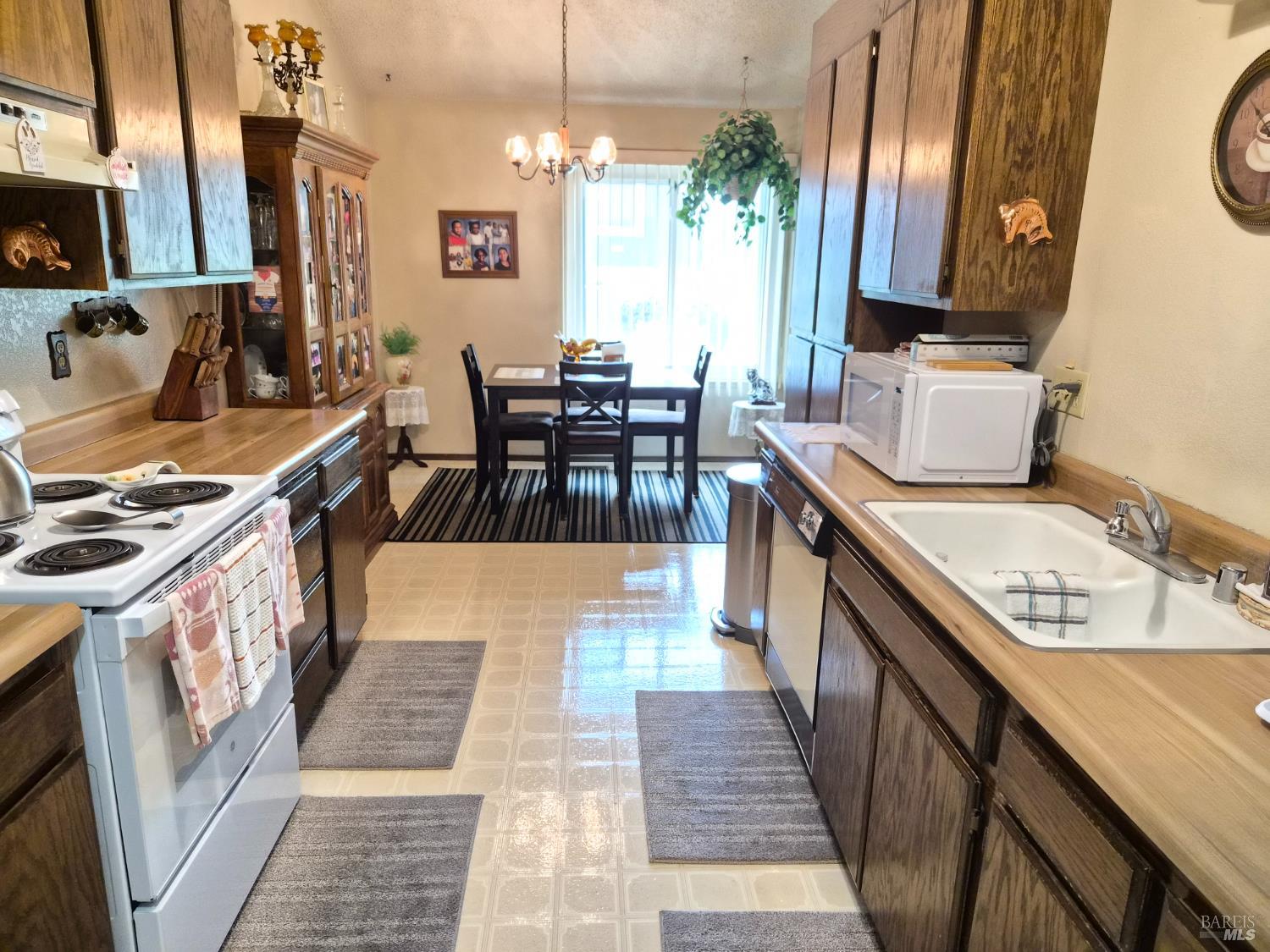5044 Country Club Drive Rohnert Park CA 94928