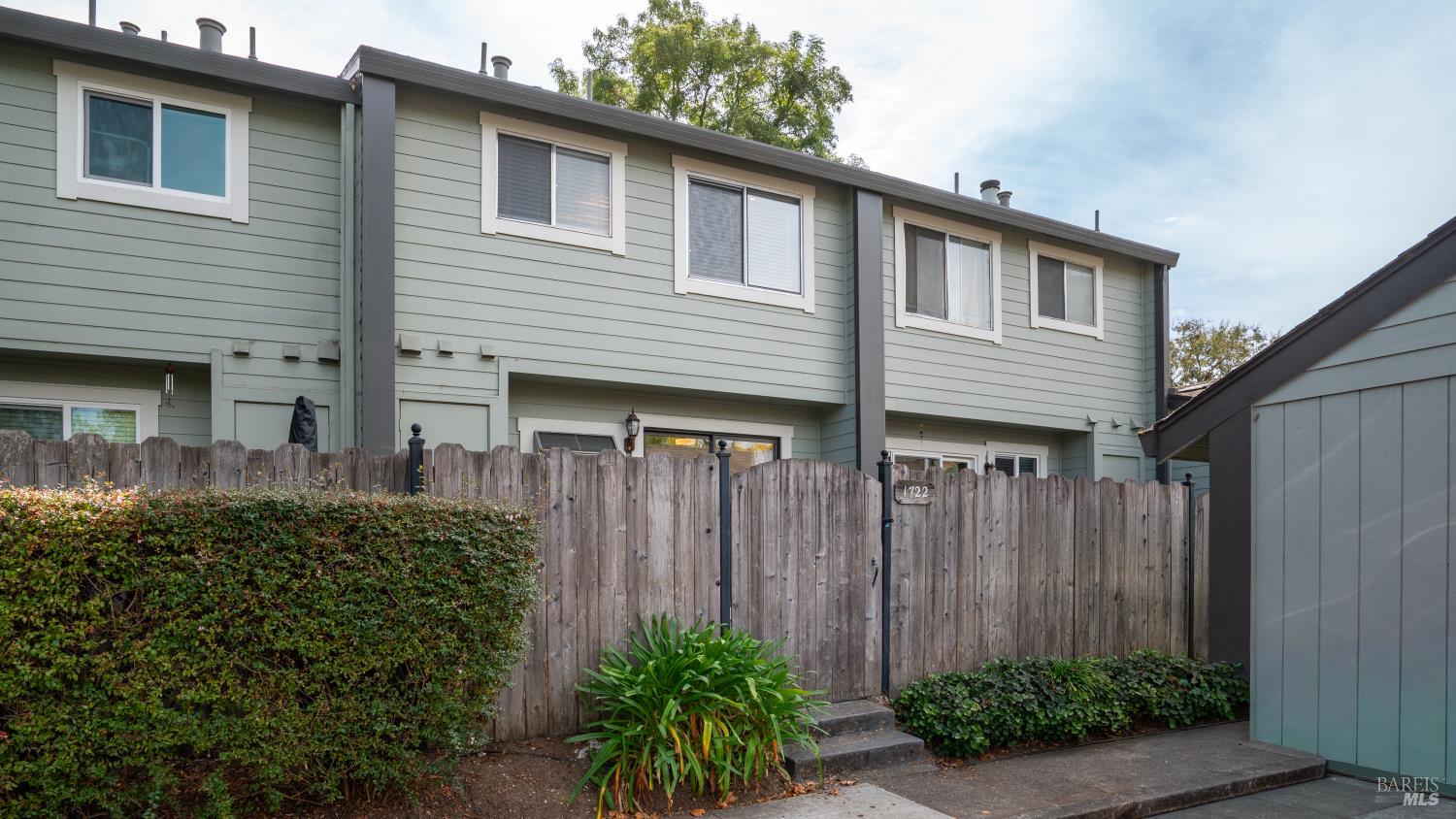1722 Oldfield Way Santa Rosa CA 95401