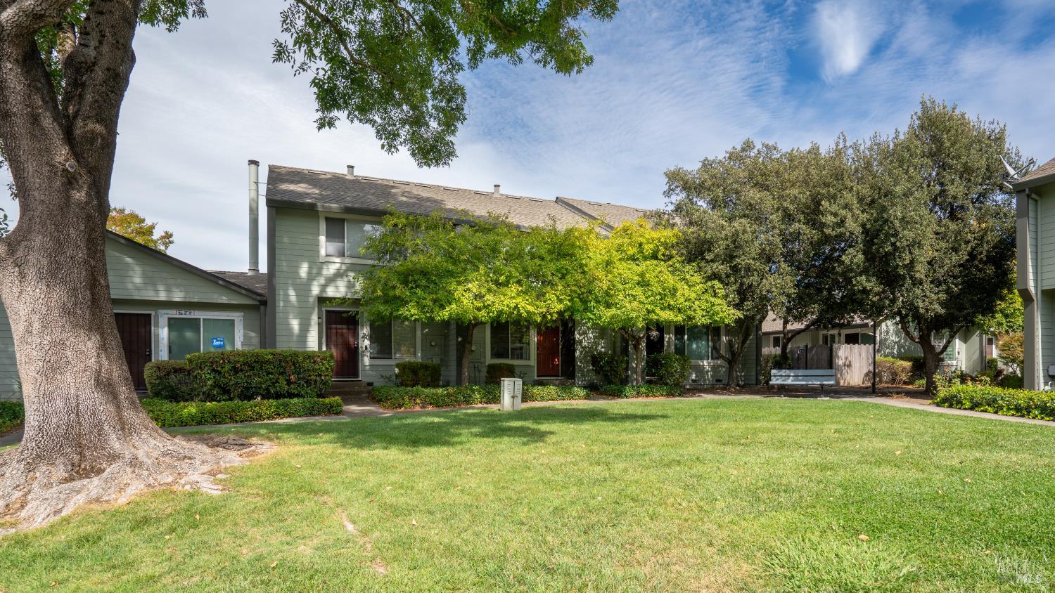 1722 Oldfield Way Santa Rosa CA 95401