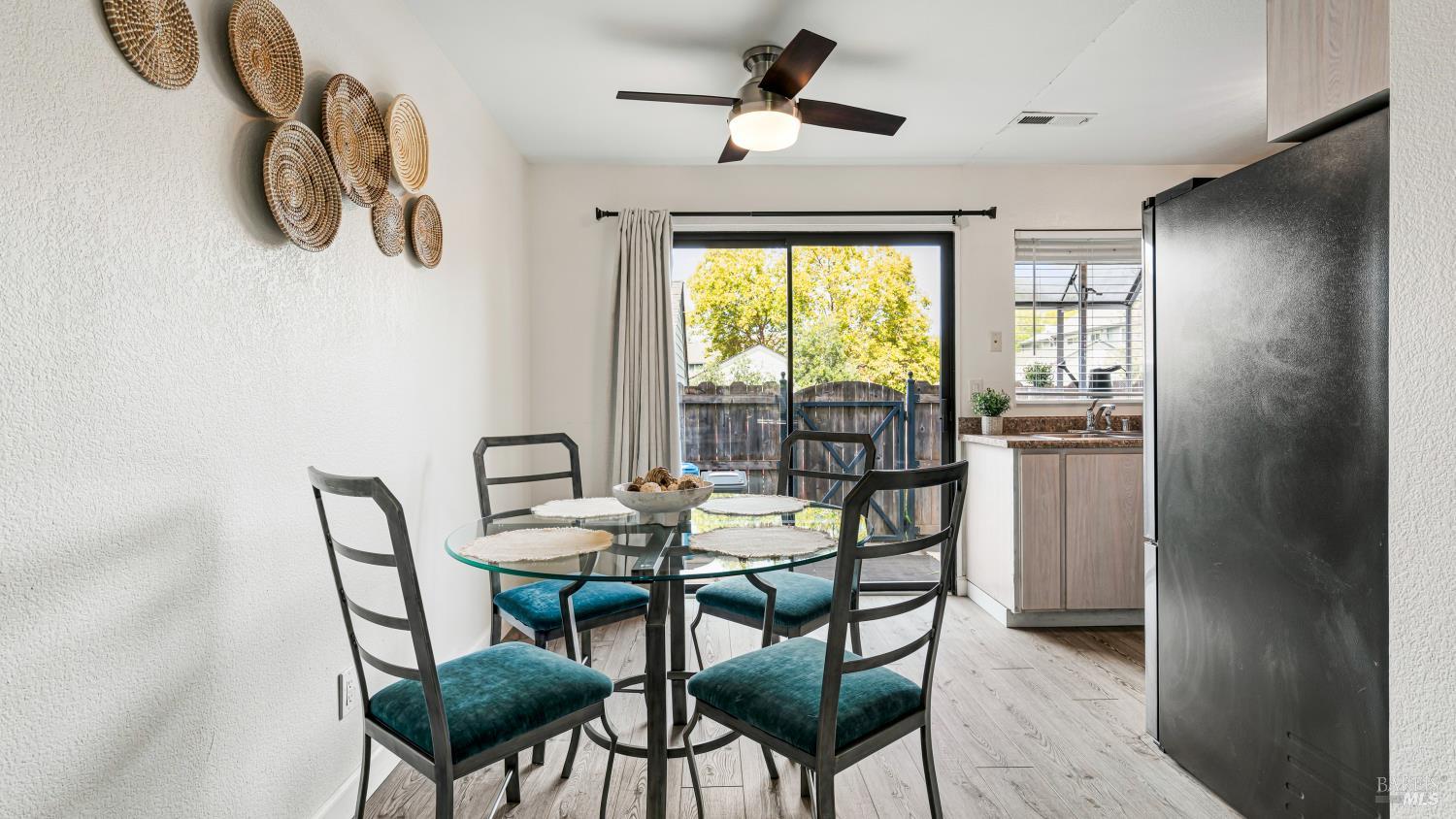 1722 Oldfield Way Santa Rosa CA 95401