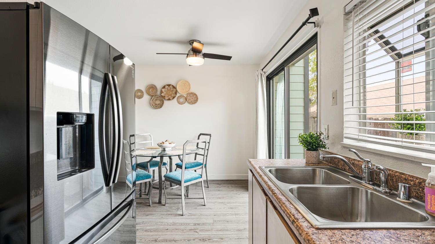 1722 Oldfield Way Santa Rosa CA 95401