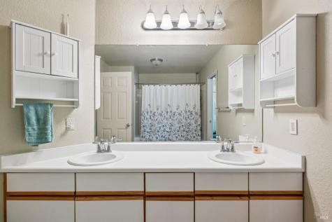 4704 Shade Tree Lane Santa Rosa CA 95405
