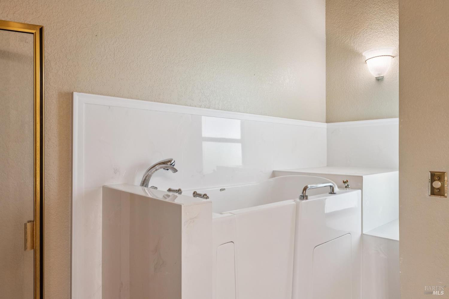 4704 Shade Tree Lane Santa Rosa CA 95405