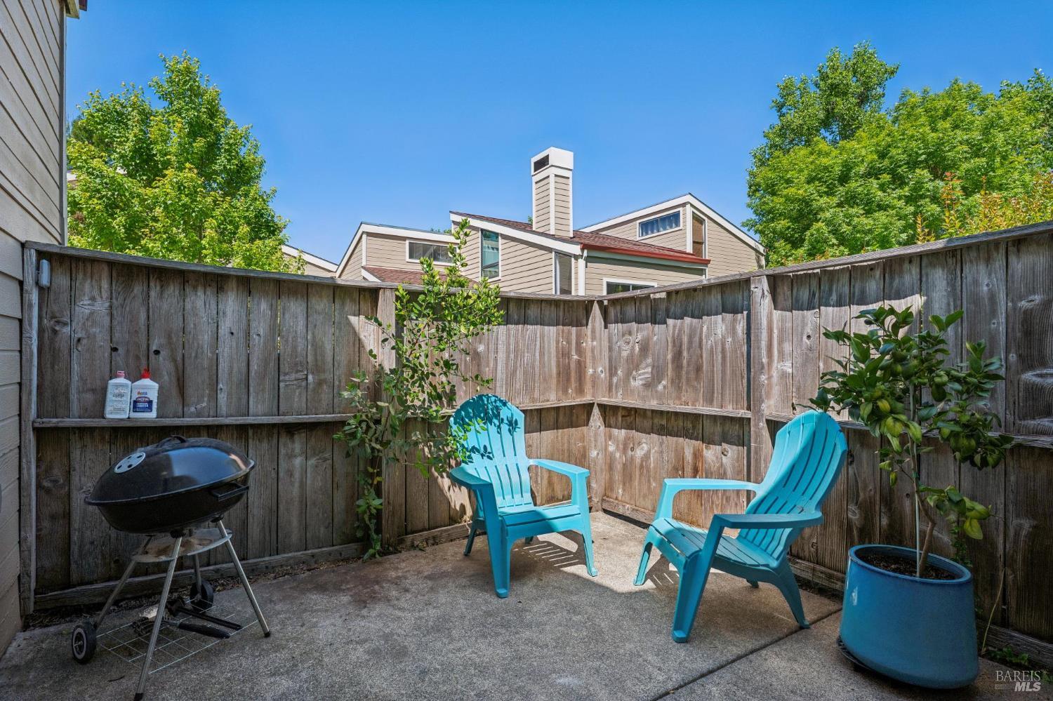 4704 Shade Tree Lane Santa Rosa CA 95405