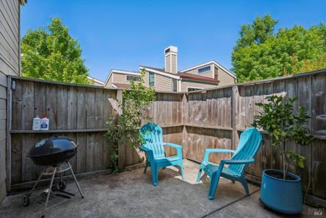 4704 Shade Tree Lane Santa Rosa CA 95405