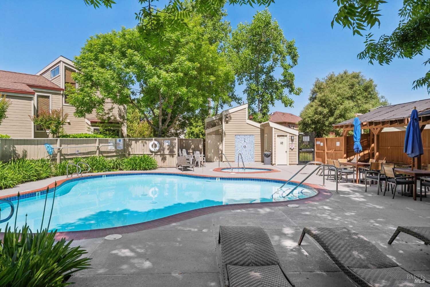 4704 Shade Tree Lane Santa Rosa CA 95405