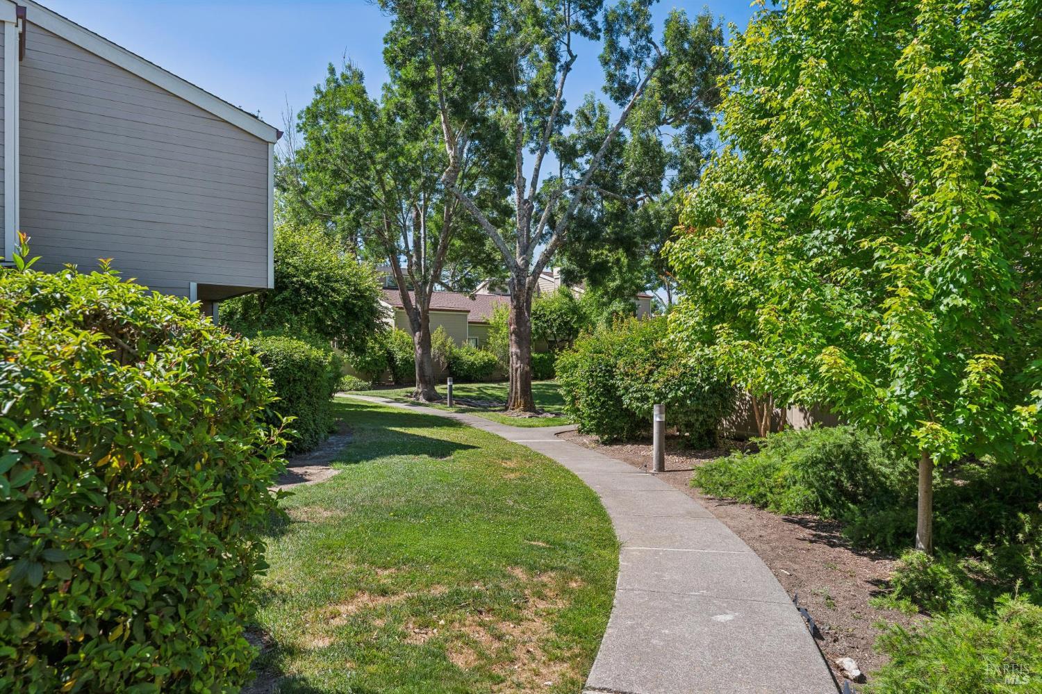 4704 Shade Tree Lane Santa Rosa CA 95405