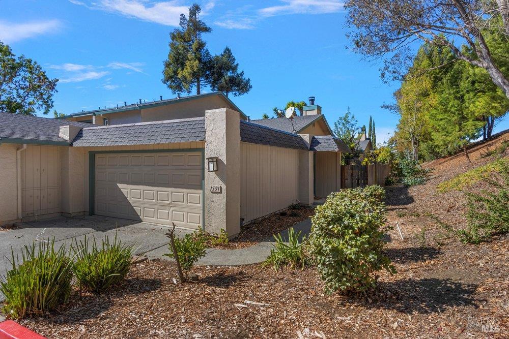 1591 London Circle Benicia CA 94510