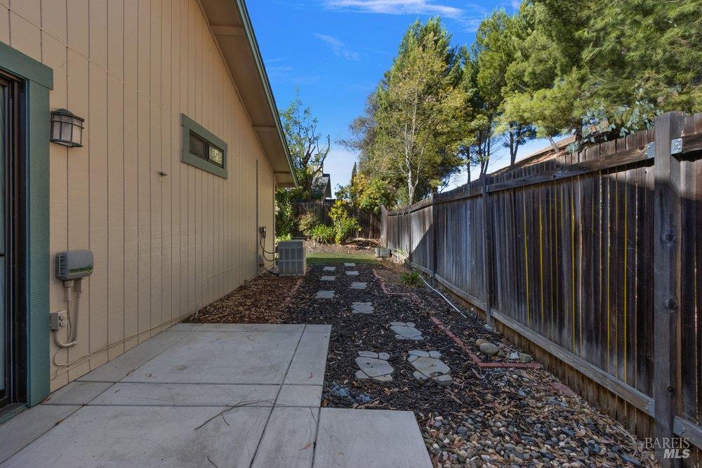 1591 London Circle Benicia CA 94510