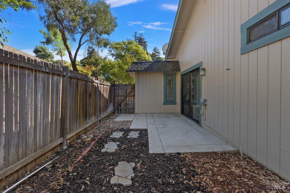 1591 London Circle Benicia CA 94510