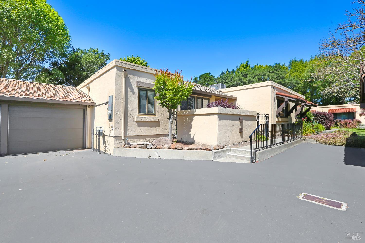 110 La Mancha Way Sonoma CA 95476
