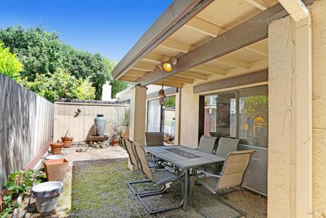 110 La Mancha Way Sonoma CA 95476