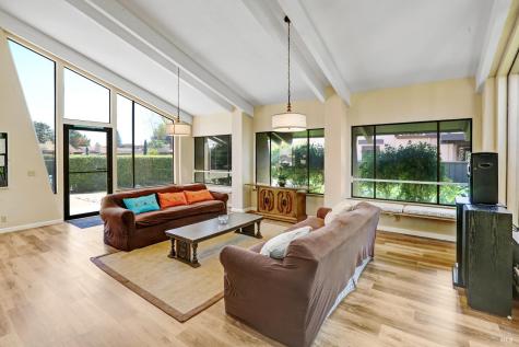 110 La Mancha Way Sonoma CA 95476
