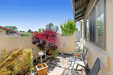 110 La Mancha Way Sonoma CA 95476