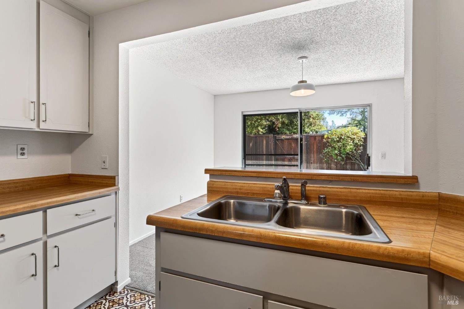 689 Racquet Club Circle Rohnert Park CA 94928